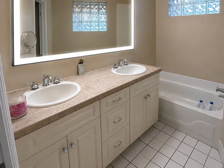 6560 Huntington Lakes Cir #1 — Photo 4