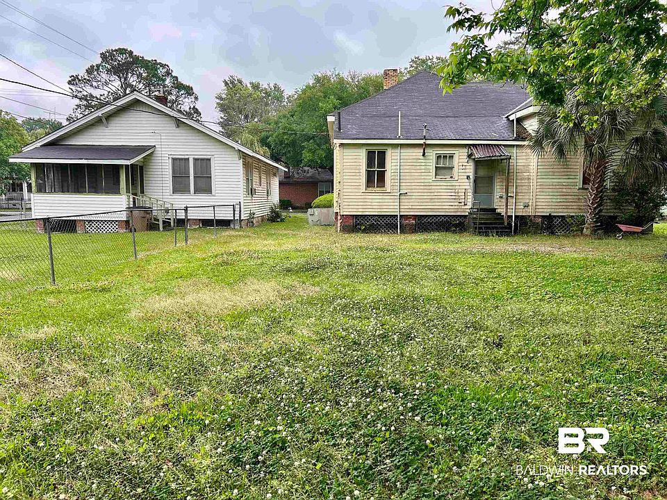 1st image of 302 Stocking St
