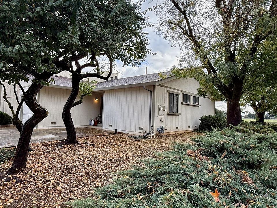 2nd image of 15300 Calle Enrique