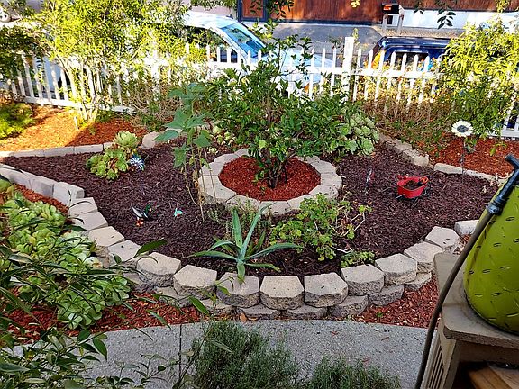 2nd image of 11014 Scoville Ave