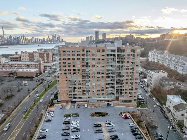 901 Hudson Park, Edgewater, NJ 07020