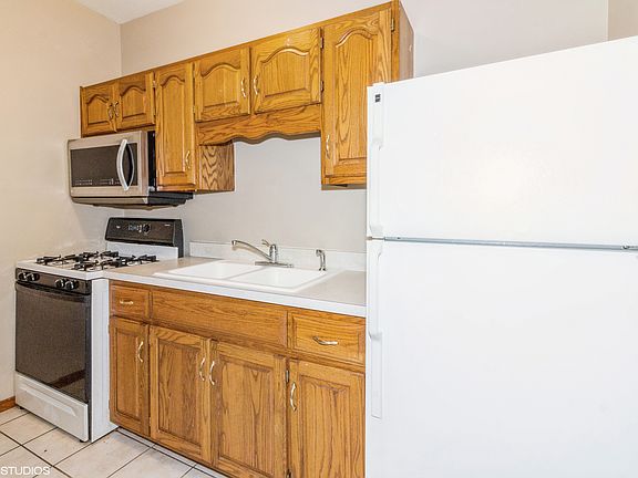 2nd image of 512 Moen Ave APT 8