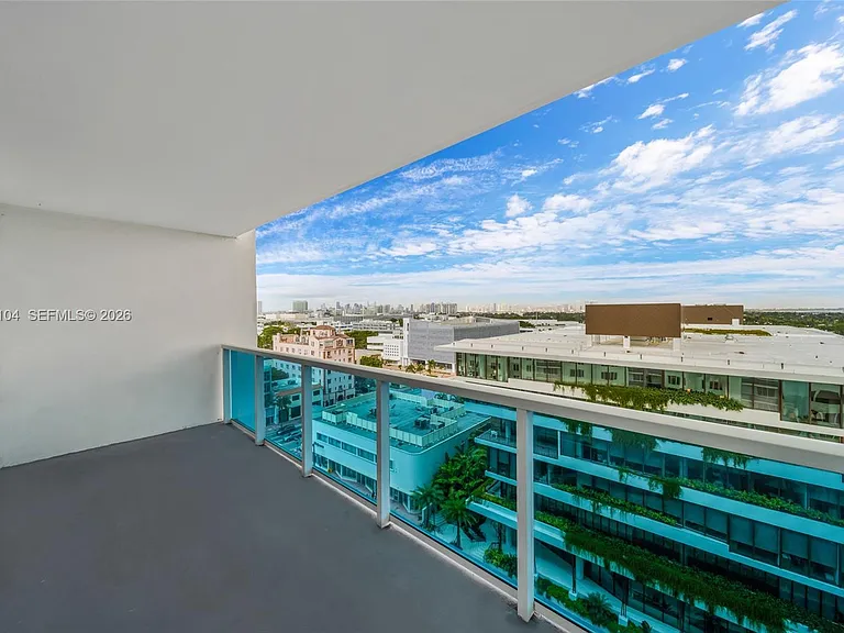 2301 Collins Ave #1030 — Photo 3