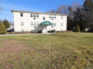36 Church St, Woodbury, CT 06798