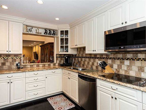 5th image of 17 Pony Cir