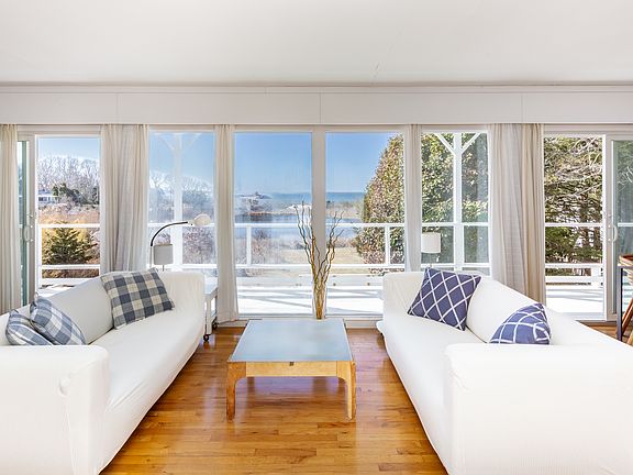 4th image of 20 Bay Inlet Rd