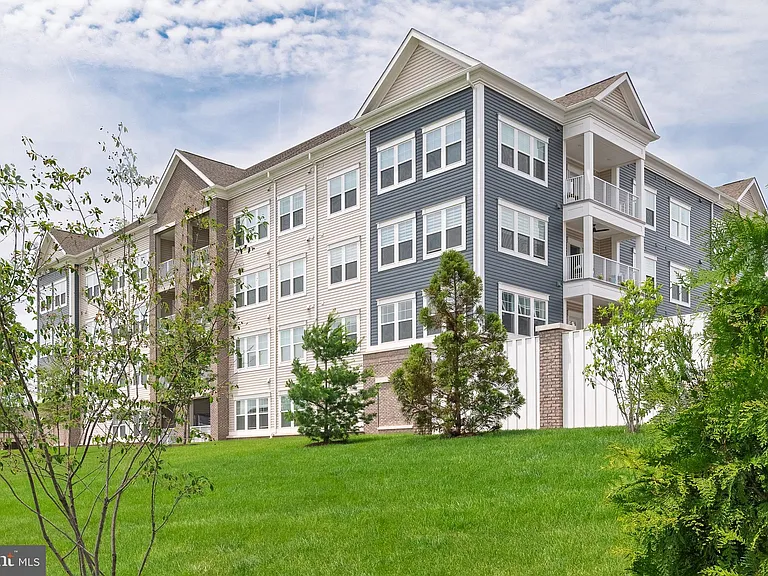 21630 Hawksbill High Cir #405 — Photo 38