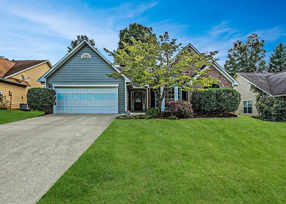 1st image of 700 Ashford Cove Dr