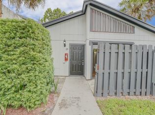 100 Sparrow Dr #19-1, West Palm Beach, FL 33411