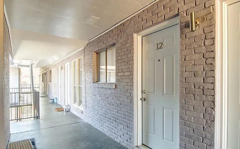 1460 Monroe Ave — Photo 13