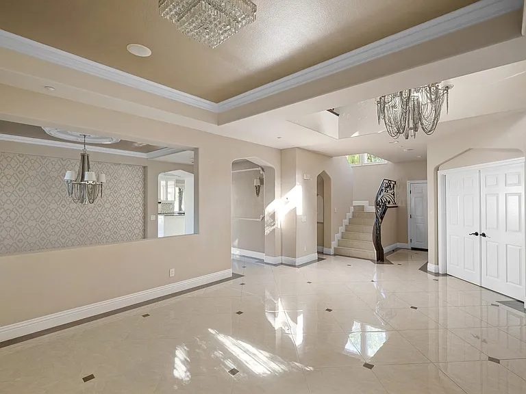 7370 Chantilly Ln — Photo 7