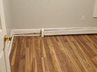 6 Temple St APT 3R, Holyoke, MA 01040