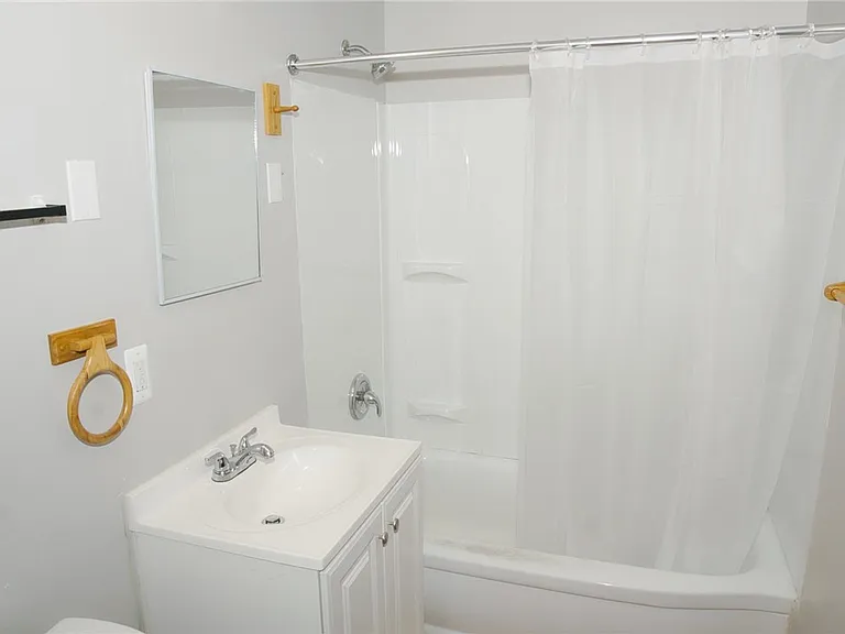 463 Remington St — Photo 13
