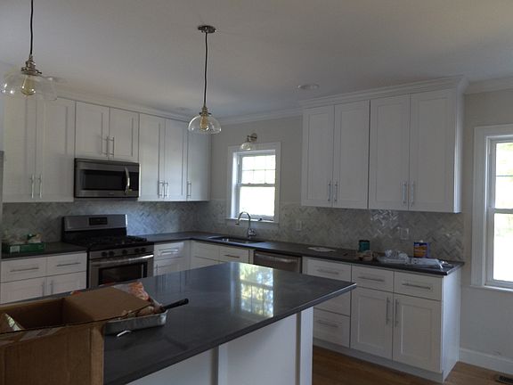2nd image of 16-18 Elmira Ave