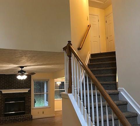 3rd image of 3816 Scarlet Oak Ln