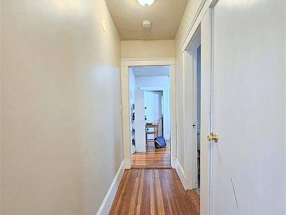 4th image of 91 Frederick Ave #1A