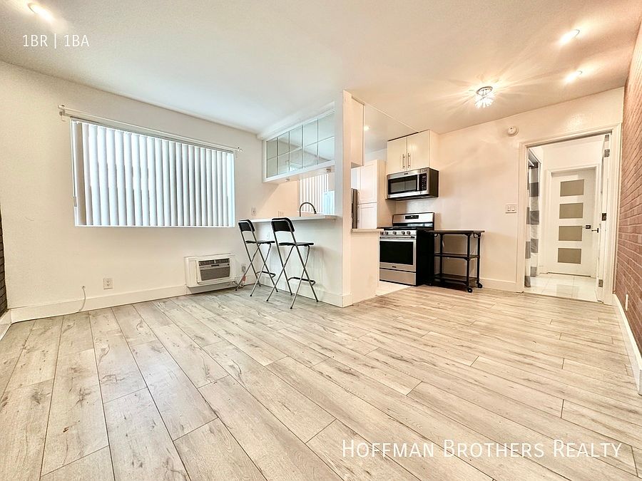 1st image of 1315 N June St #105
