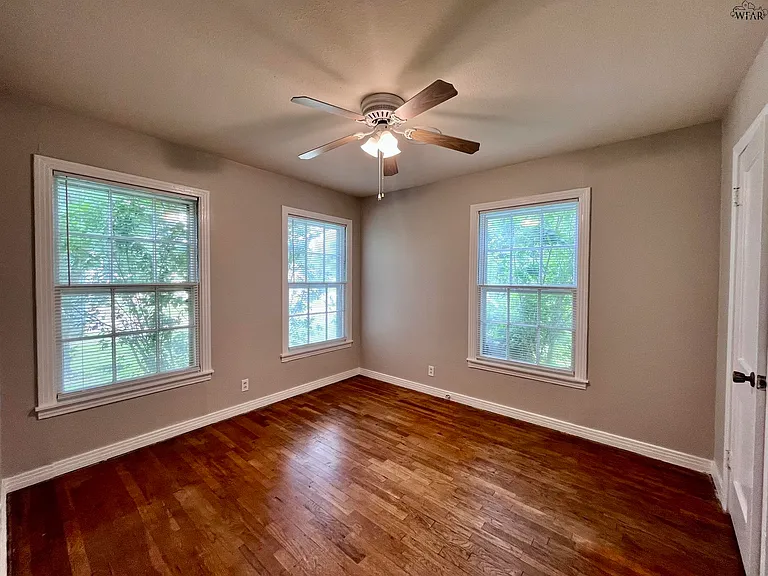 4701 Spiser Ln — Photo 15