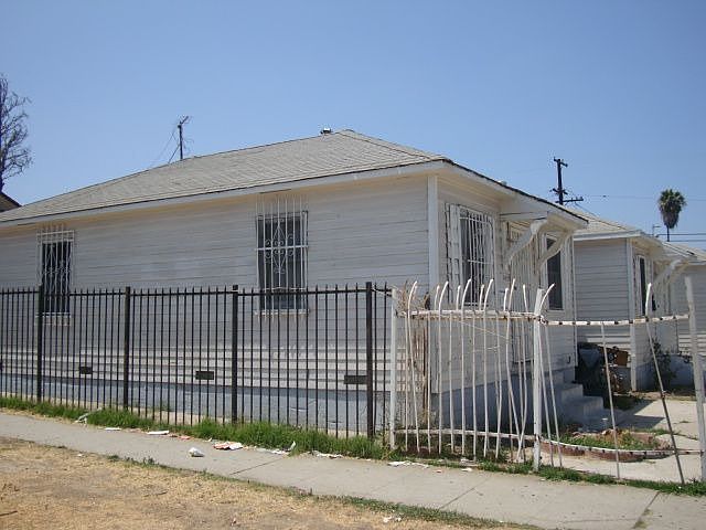 4 bungalow units