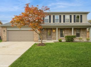1256 Hastings Rd, Woodridge, IL 60517