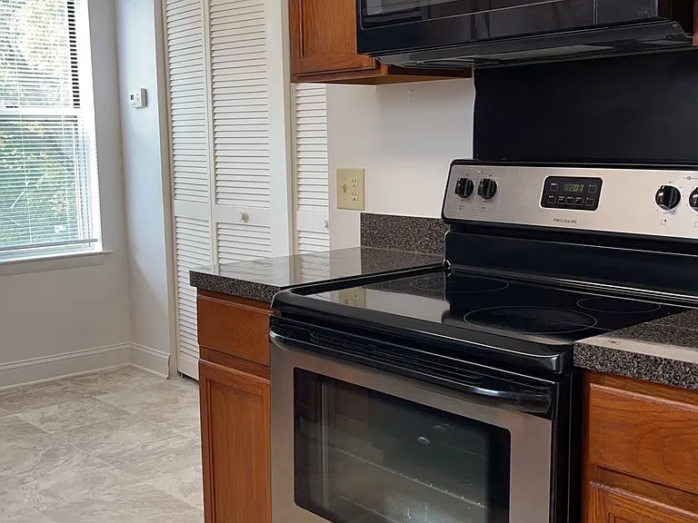 Arbor Pointe Apartments — Photo 13