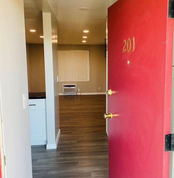 1st image of 1902 N Marianna Ave #201