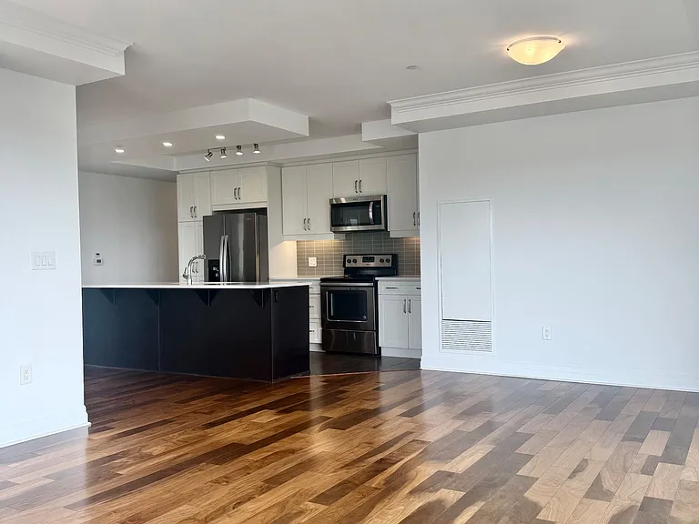 505 Talbot St #2101 — Photo 11