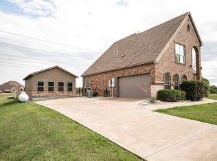 137 Waterfall Ct, Azle, TX 76020