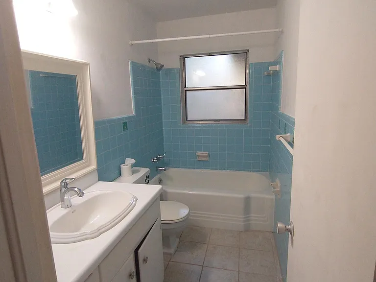 4103 NW 21st Dr — Photo 13