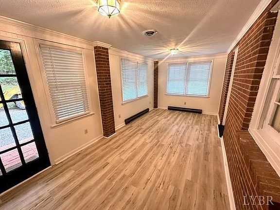 5th image of 190 Lonesome Pine Ln