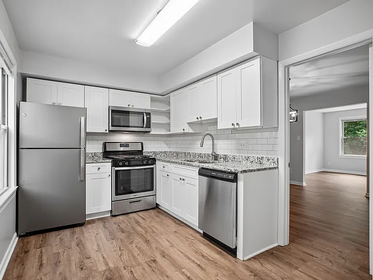 5128 Cliffhaven Dr — Photo 9