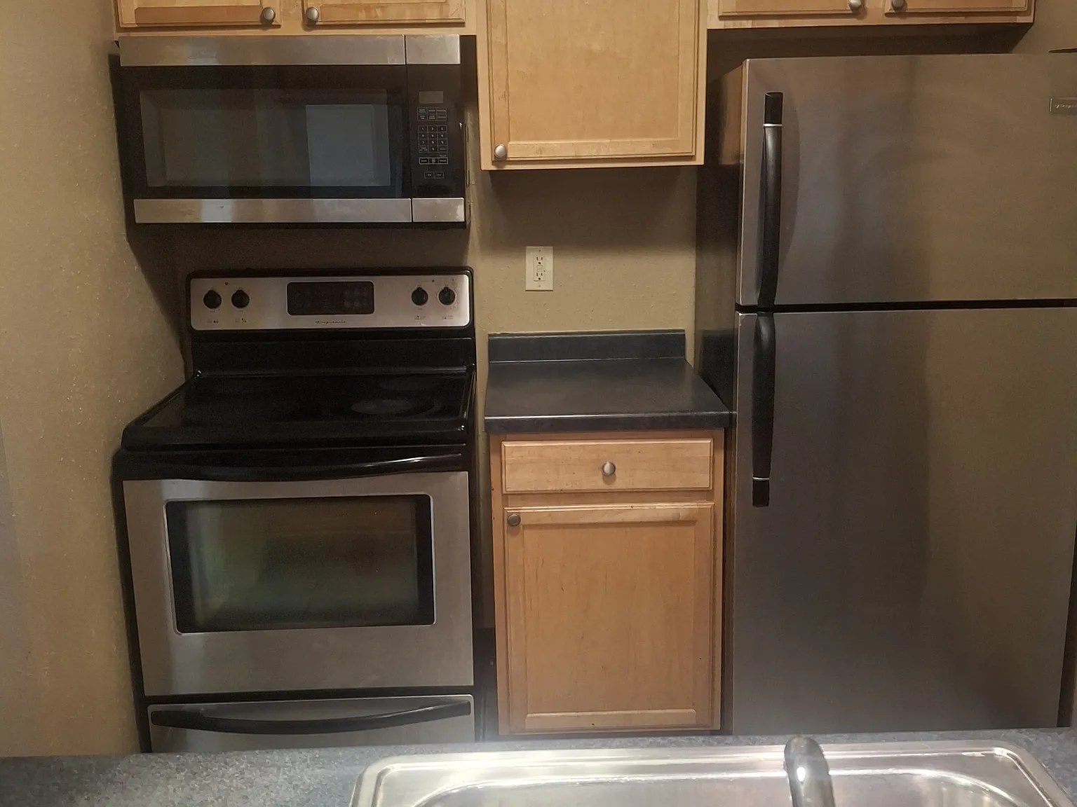 2 bed, 964 sqft, $1,550 — Photo 2