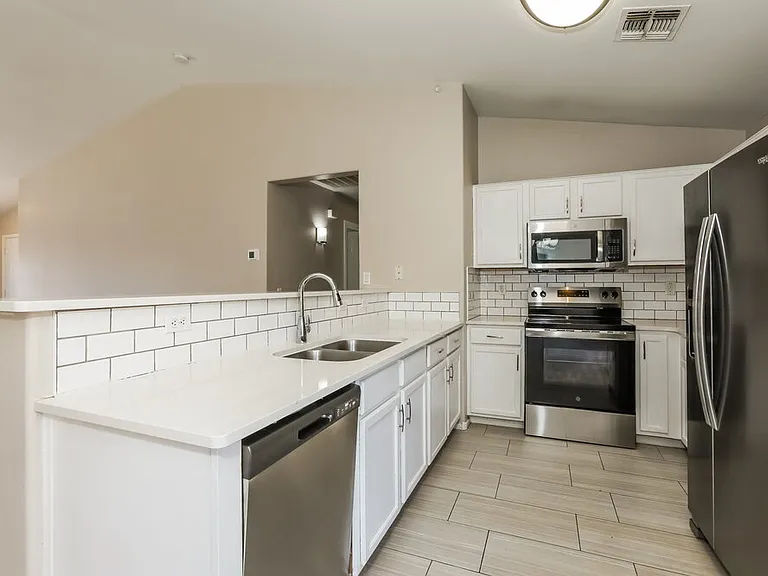 2460 W Tanner Ranch Rd — Photo 7