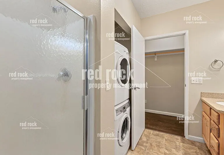 11321 E 31st Ave #B — Photo 11