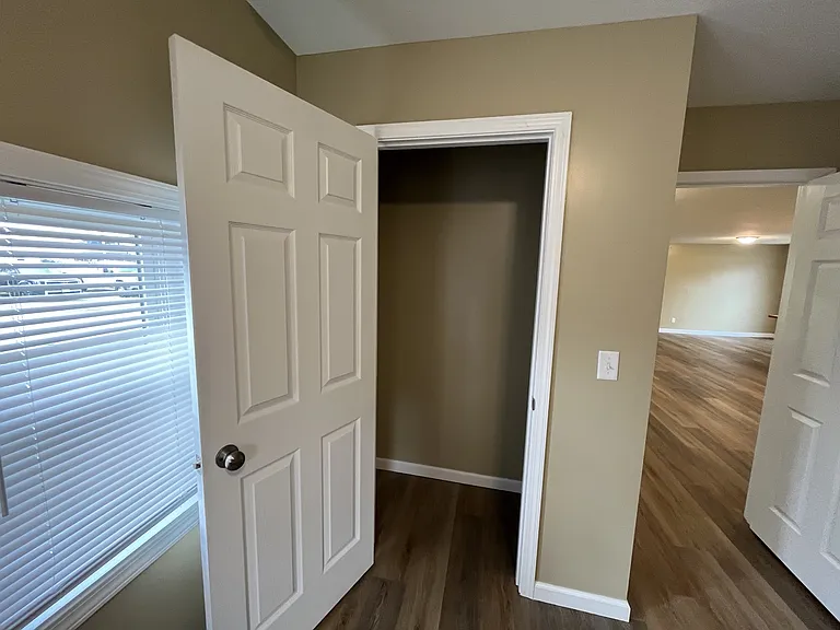 425 Paul Ave — Photo 40