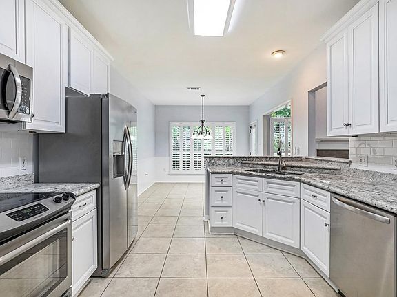 3rd image of 1926 Marlin Dr