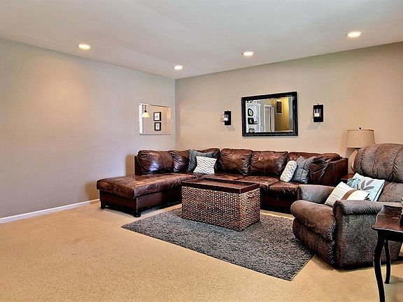 2nd image of 3323 W 79th Pl