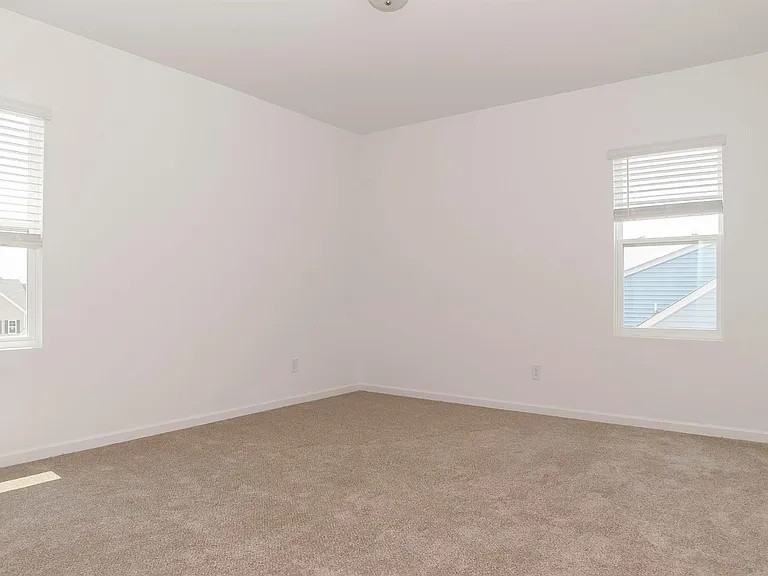 1628 Haltwhistle St — Photo 34