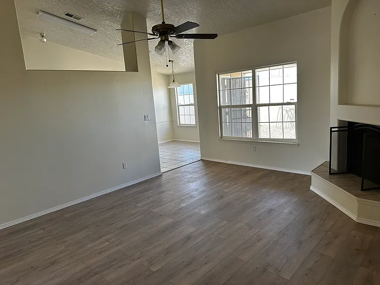 7620 Lakewood Ave NW — Photo 5