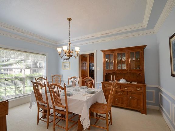 5th image of 5727 Spring Lodge Dr