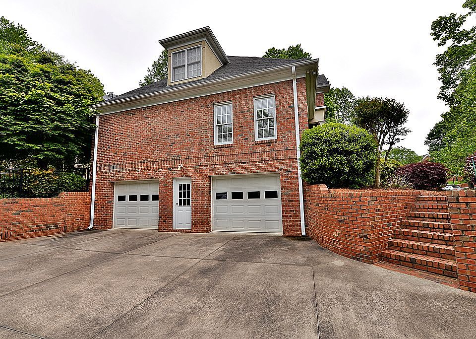 2nd image of 312 Springwater Ct
