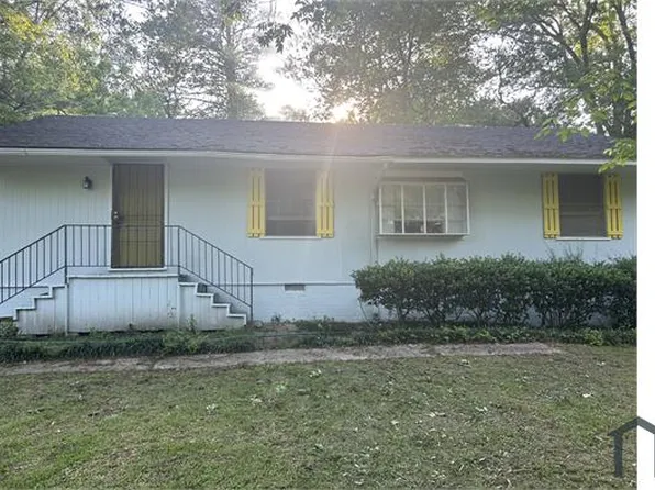 2829 Fairhill Dr, Jackson, MS 39212