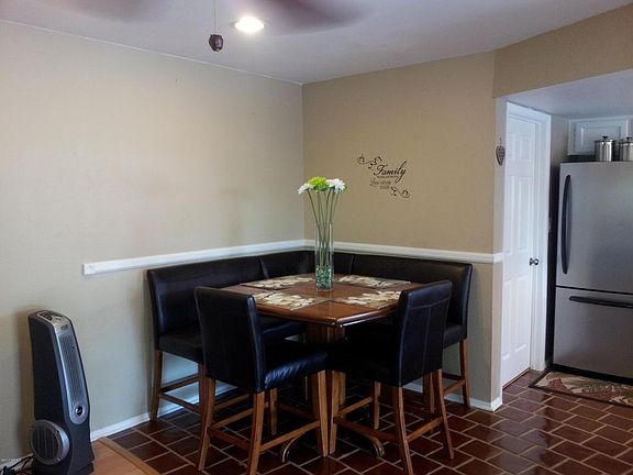 3rd image of 2051 W Shady Glen Ave