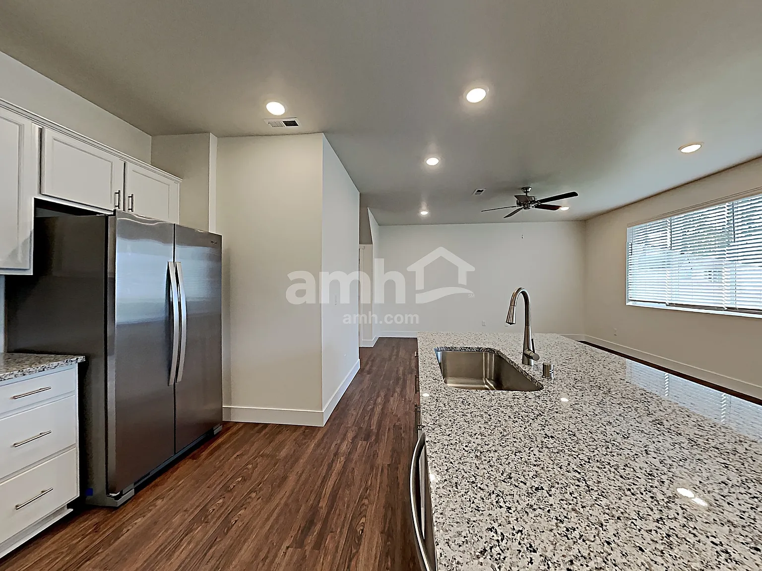 4 bed, 2.5 bath, 1908 sqft, $3,050 — Photo 4