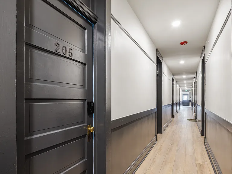 1023 N Broadway #205 — Photo 9