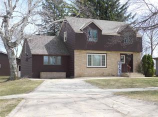 749 3rd St E, Cresco, IA 52136