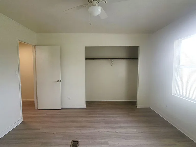 County View Apartments — Photo 15