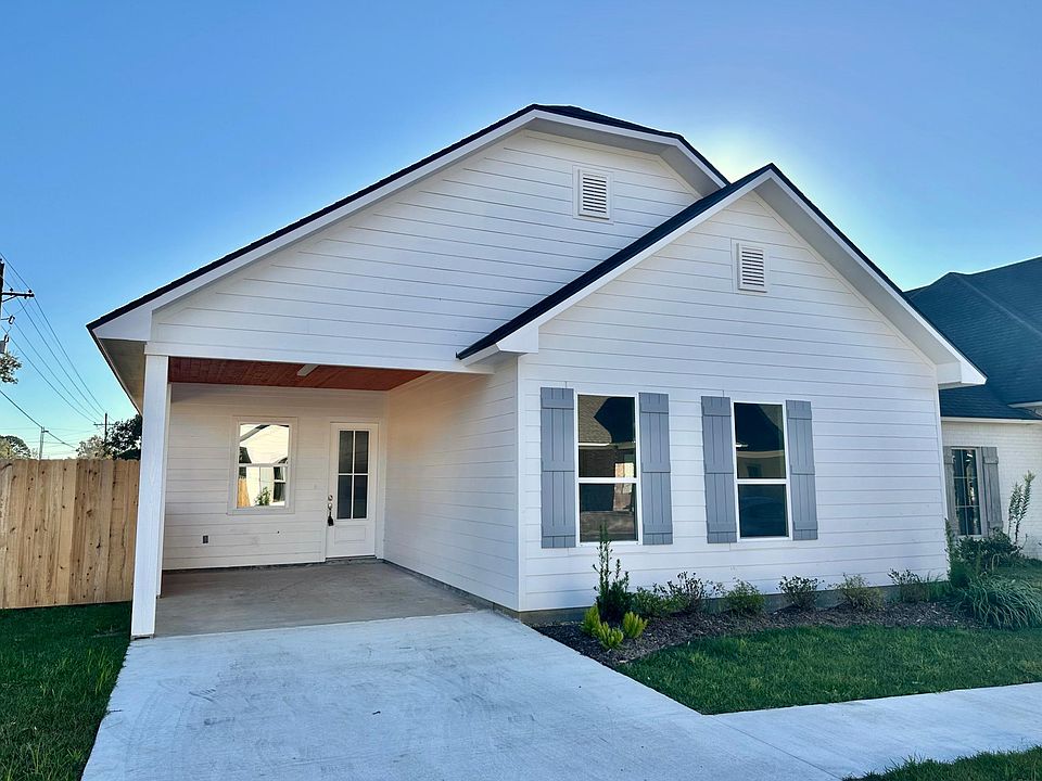 1st image of 101 Santa Marta Dr