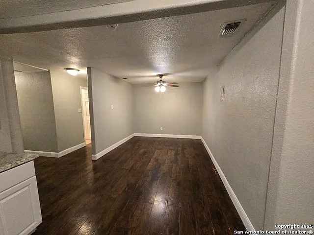 1718 Commercial Ave #B — Photo 4