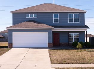 1521 Scotland Dr, Centerton, AR 72719